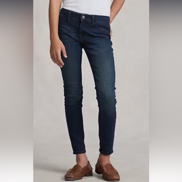 Ralph Lauren Aubrie Denim Legging
Girls size 8
LIGHTLY WORN
COLOR:Lucey Wash - Picture 11 of 15